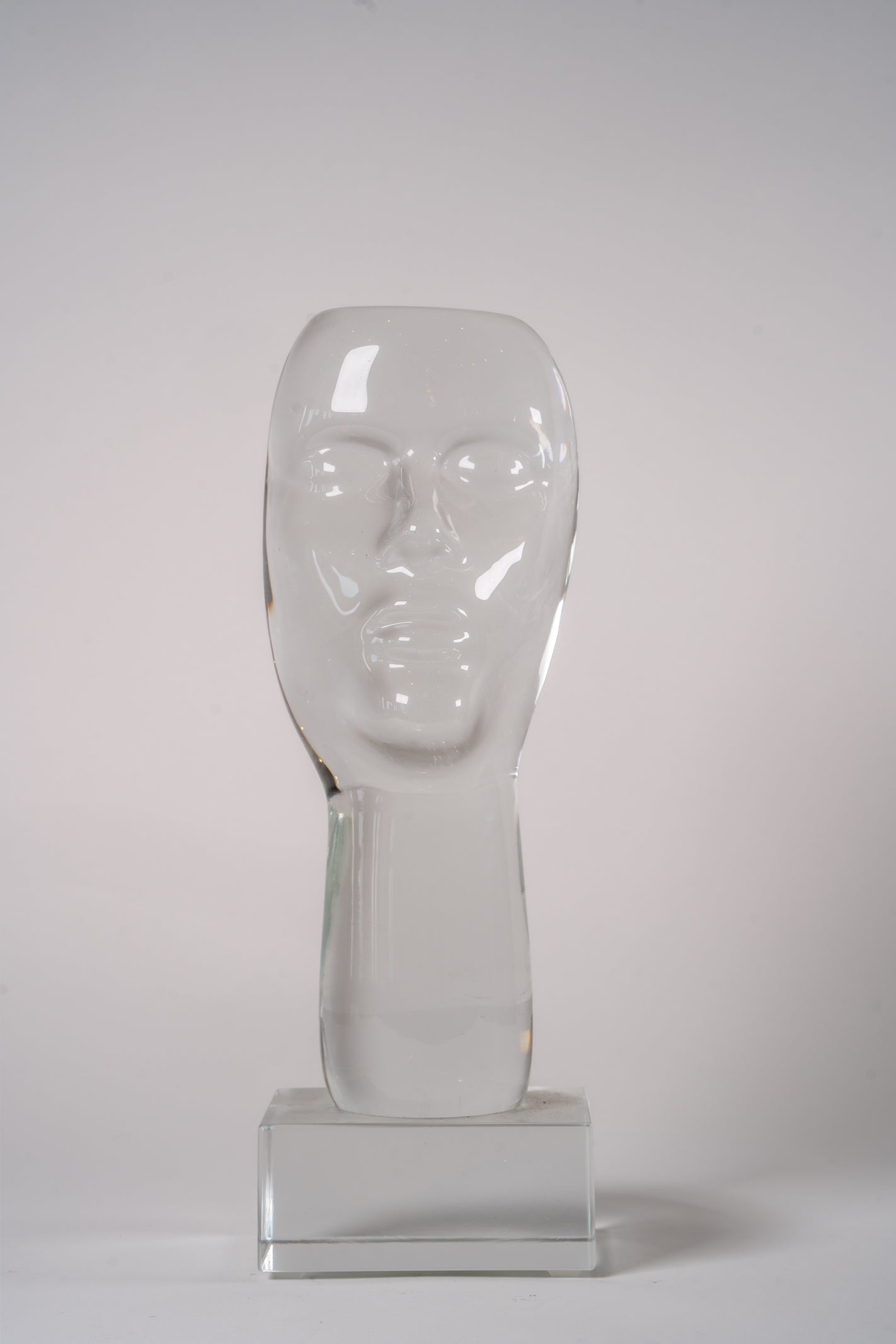 TRANSPARENT PERSONALITY